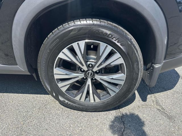 2022 Nissan Rogue AWD SV