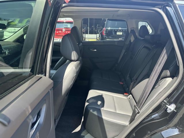 2022 Nissan Rogue AWD SV