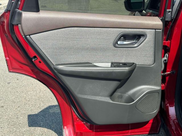 2022 Nissan Rogue AWD SV