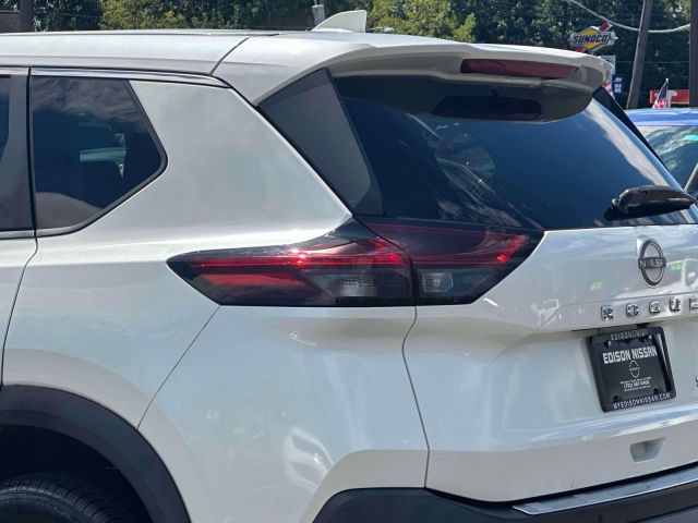 2022 Nissan Rogue AWD SV