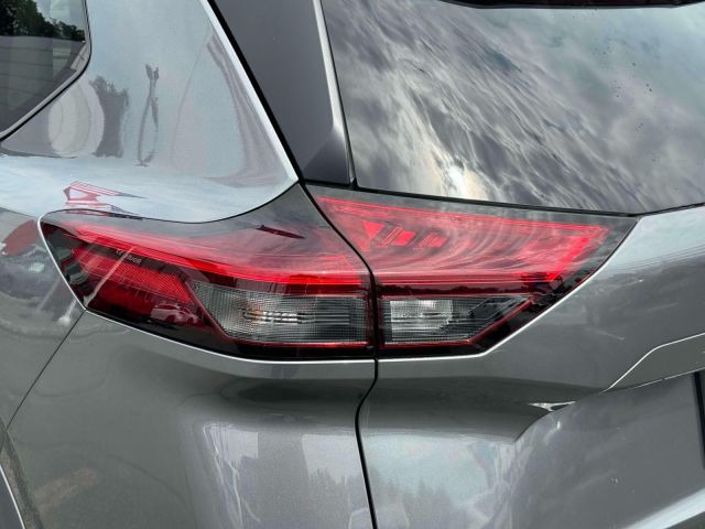 2022 Nissan Rogue AWD SV