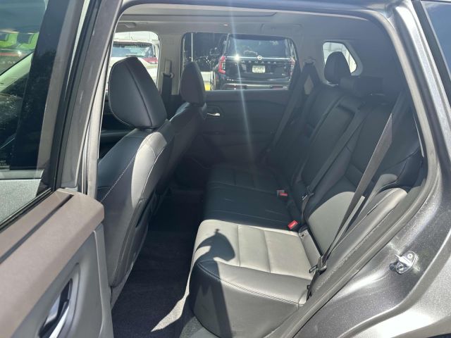2022 Nissan Rogue AWD SL