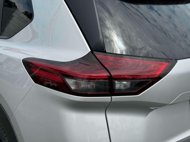 2022 Nissan Rogue AWD SV