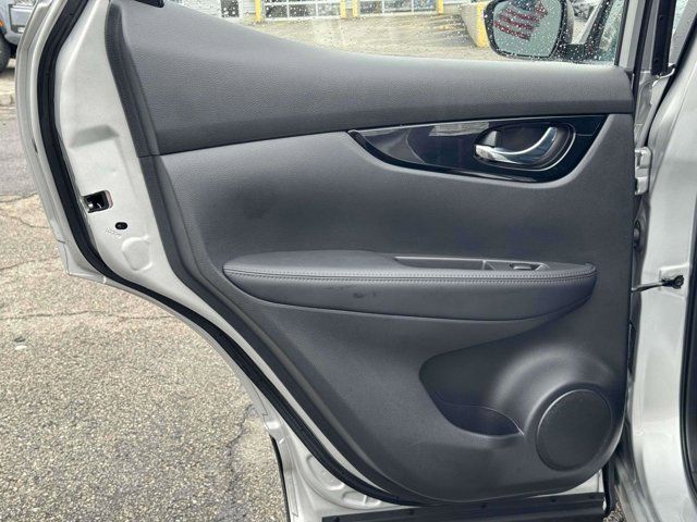 2022 Nissan Rogue Sport SV