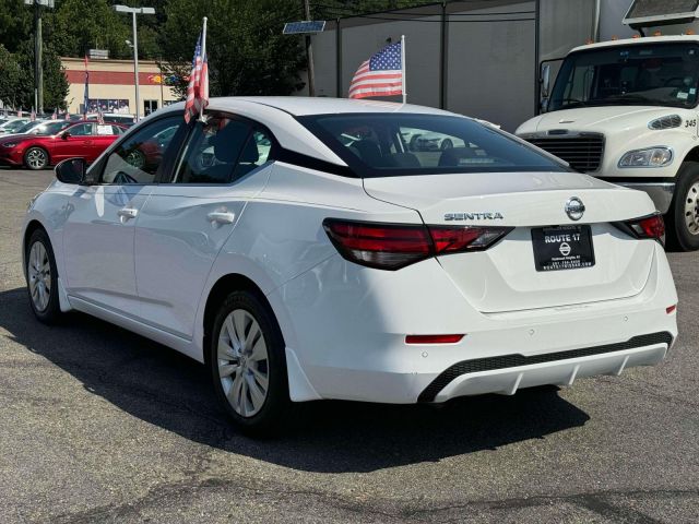 2022 Nissan Sentra S CVT