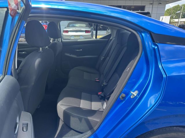 2022 Nissan Sentra SV CVT