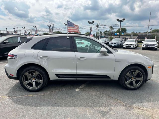 2022 Porsche Macan AWD