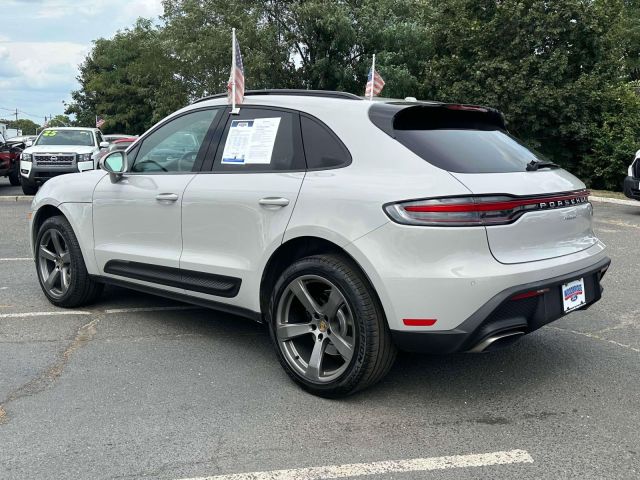 2022 Porsche Macan AWD