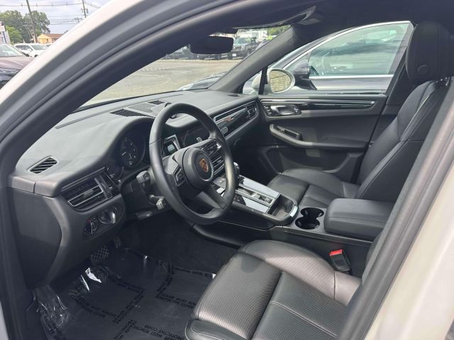 2022 Porsche Macan AWD