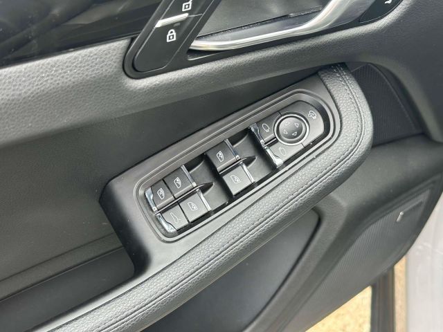 2022 Porsche Macan AWD