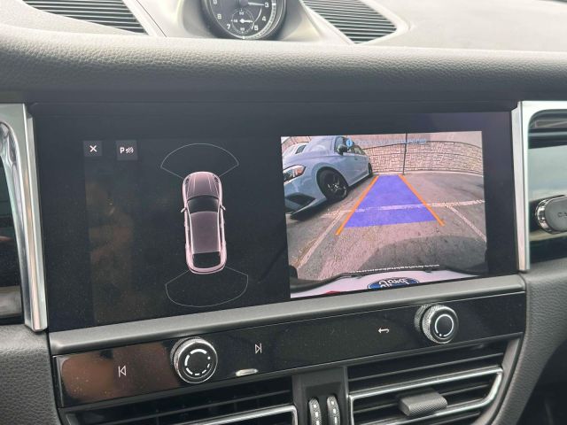 2022 Porsche Macan AWD