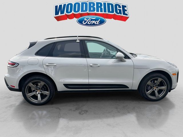 2022 Porsche Macan AWD