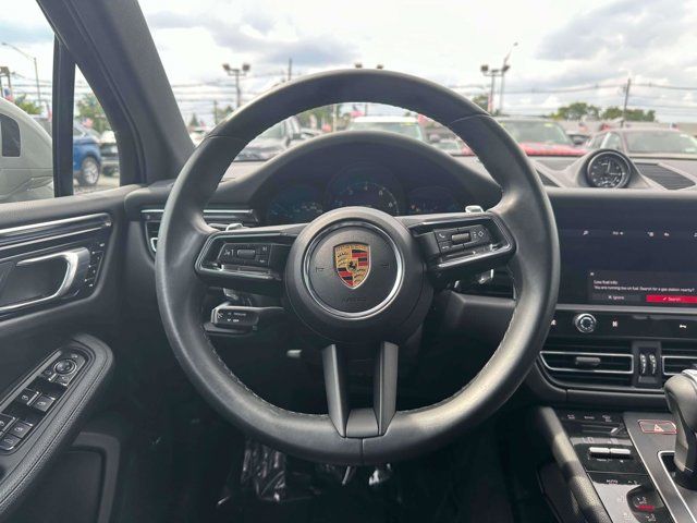 2022 Porsche Macan AWD
