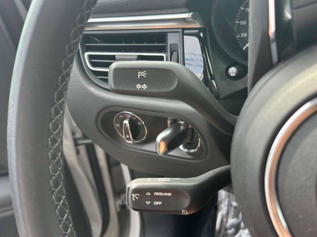 2022 Porsche Macan AWD
