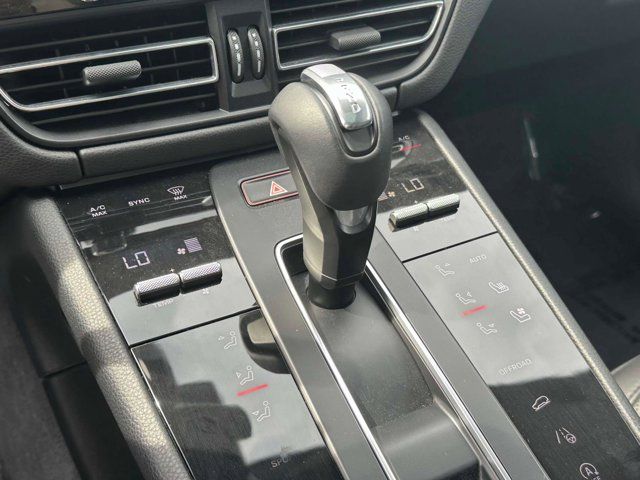 2022 Porsche Macan AWD