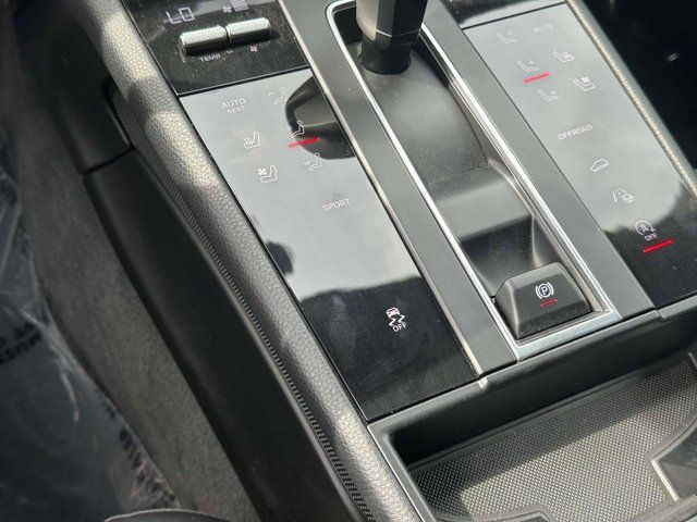 2022 Porsche Macan AWD