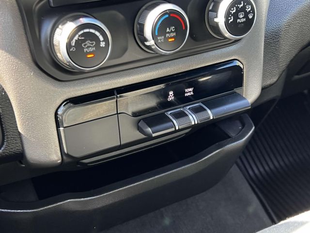 2022 Ram 1500 Big Horn 4x4 Quad Cab 64 Box