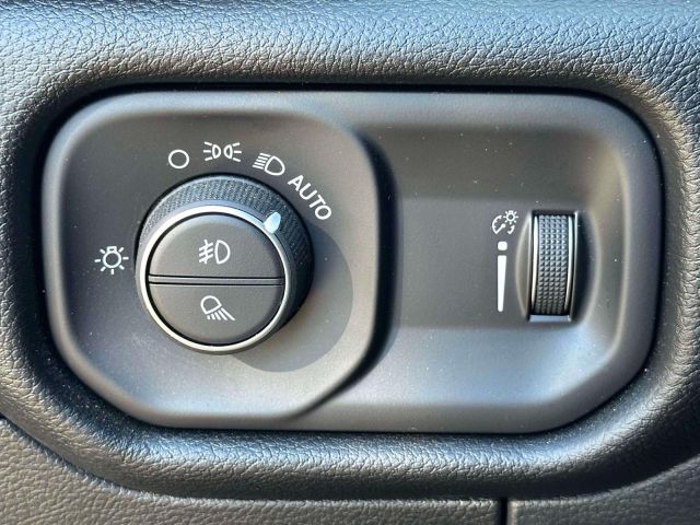 2022 Ram 1500 Big Horn 4x4 Crew Cab 57 Box