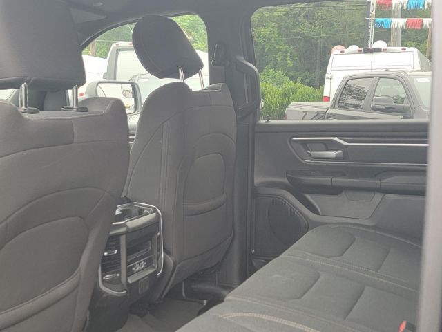 2022 Ram 1500 Big Horn 4x4 Crew Cab 57 Box