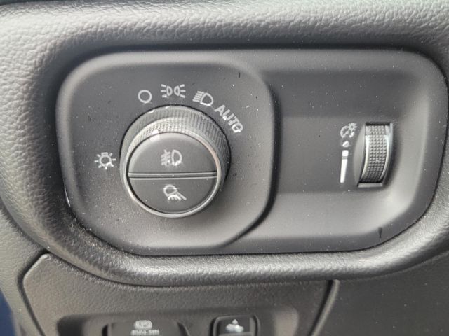 2022 Ram 1500 Big Horn 4x4 Crew Cab 57 Box