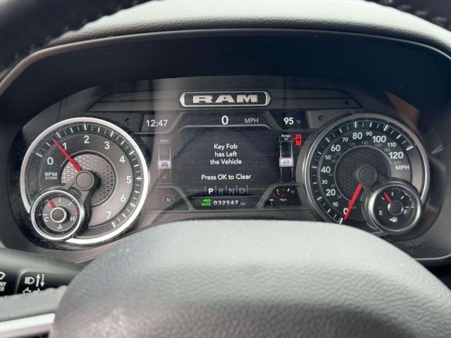 2022 Ram 1500 Big Horn 4x4 Crew Cab 64 Box