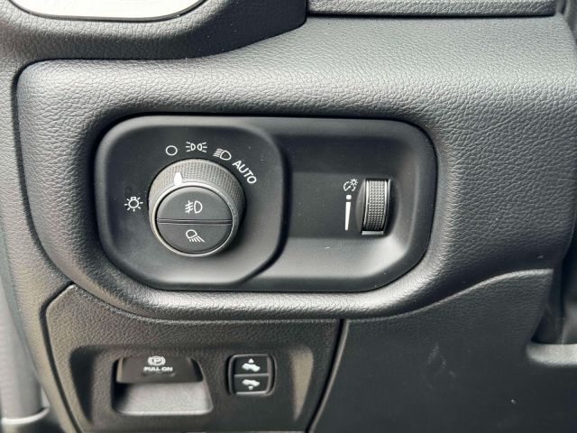 2022 Ram 1500 Big Horn 4x4 Crew Cab 64 Box