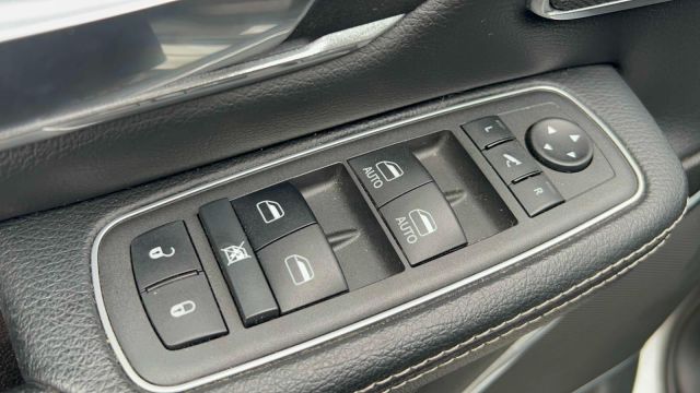 2022 Ram 1500 Laramie 4x4 Crew Cab 57 Box