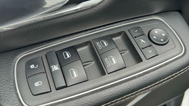 2022 Ram 1500 Laramie 4x4 Crew Cab 57 Box