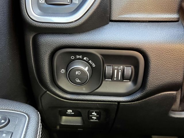 2022 Ram 1500 Laramie 4x4 Crew Cab 57 Box