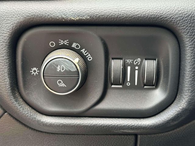 2022 Ram 1500 Laramie 4x4 Crew Cab 64 Box