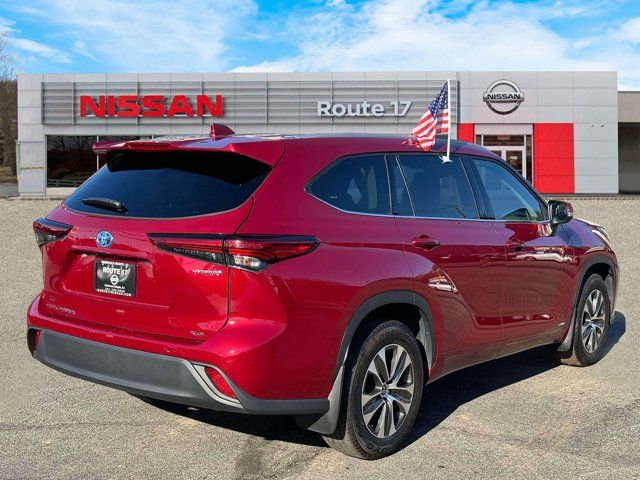 2022 Toyota Highlander Hybrid XLE
