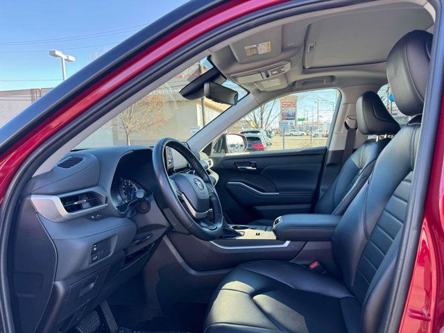 2022 Toyota Highlander Hybrid XLE