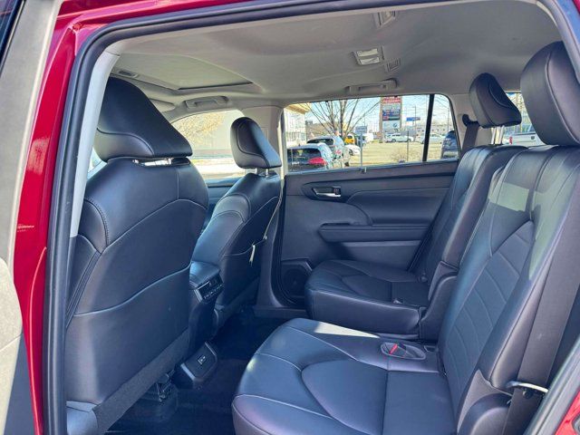 2022 Toyota Highlander Hybrid XLE