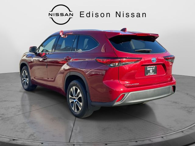 2022 Toyota Highlander Hybrid XLE AWD (Natl)