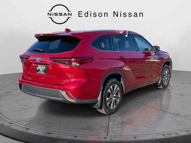 2022 Toyota Highlander Hybrid XLE AWD (Natl)