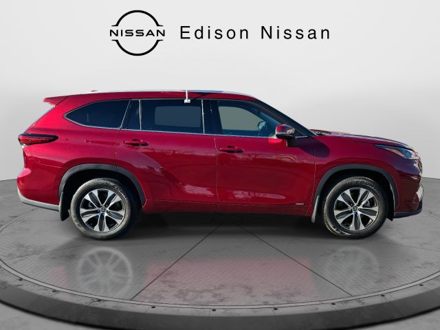 2022 Toyota Highlander Hybrid XLE AWD (Natl)