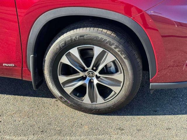 2022 Toyota Highlander Hybrid XLE AWD (Natl)