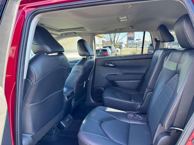 2022 Toyota Highlander Hybrid XLE AWD (Natl)