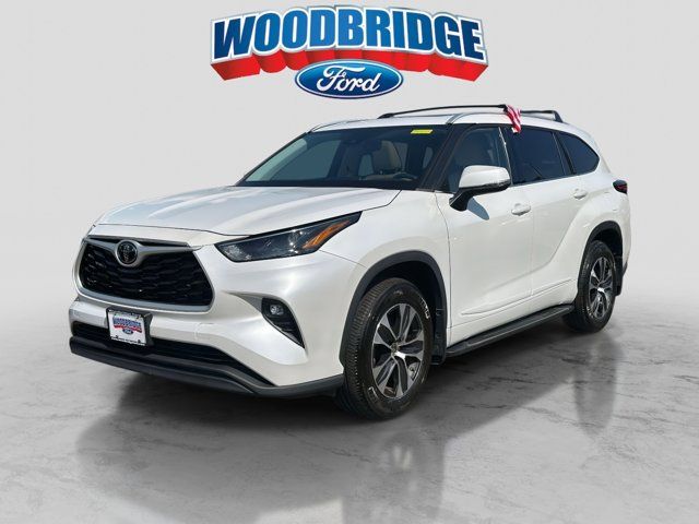 2022 Toyota Highlander XLE 2022 Toyota Highlander XLE