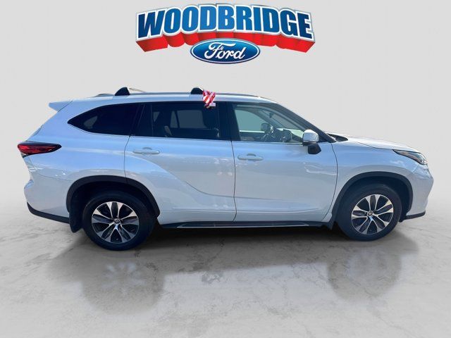 2022 Toyota Highlander XLE 2022 Toyota Highlander XLE