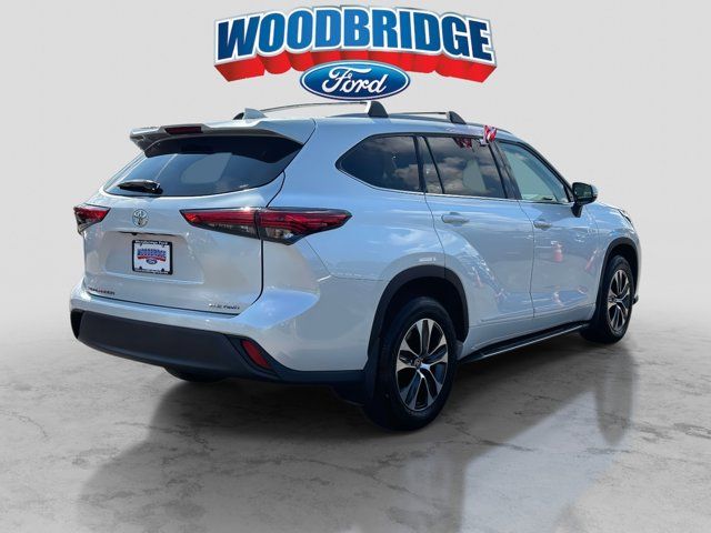 2022 Toyota Highlander XLE 2022 Toyota Highlander XLE