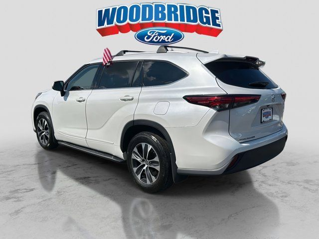 2022 Toyota Highlander XLE 2022 Toyota Highlander XLE