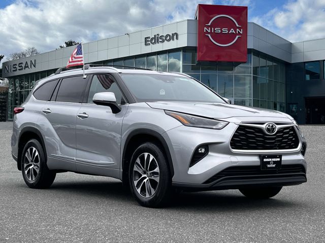 2022 Toyota Highlander XLE AWD (Natl)