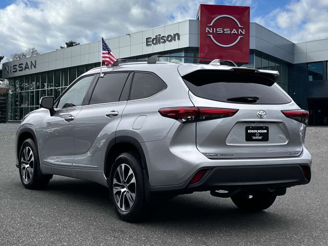 2022 Toyota Highlander XLE AWD (Natl)