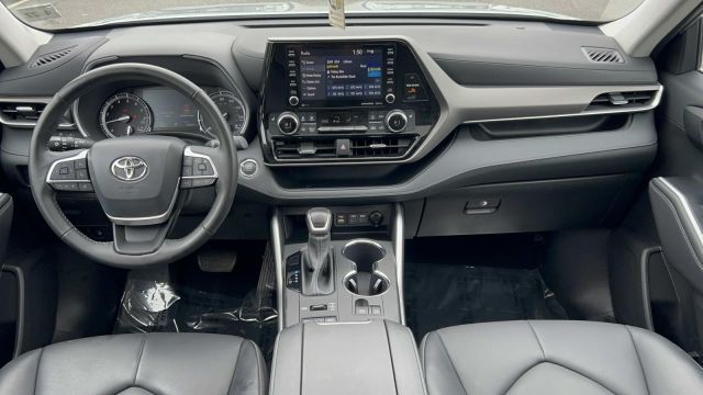 2022 Toyota Highlander XLE AWD (Natl)
