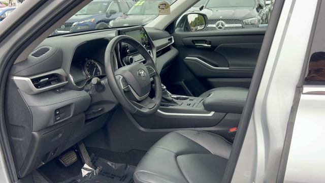 2022 Toyota Highlander XLE AWD (Natl)