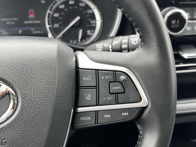 2022 Toyota Highlander XLE AWD (Natl)