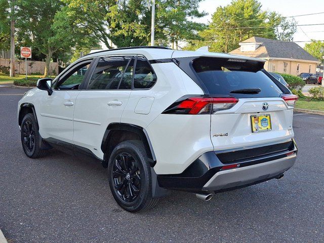 2022 Toyota RAV4 Hybrid SE