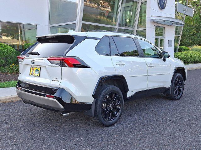 2022 Toyota RAV4 Hybrid SE