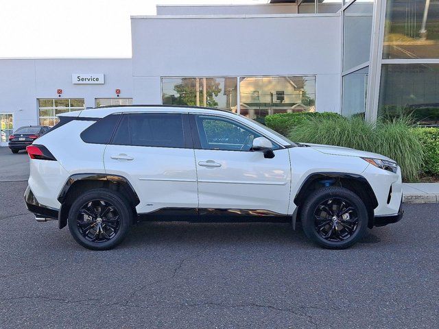 2022 Toyota RAV4 Hybrid SE